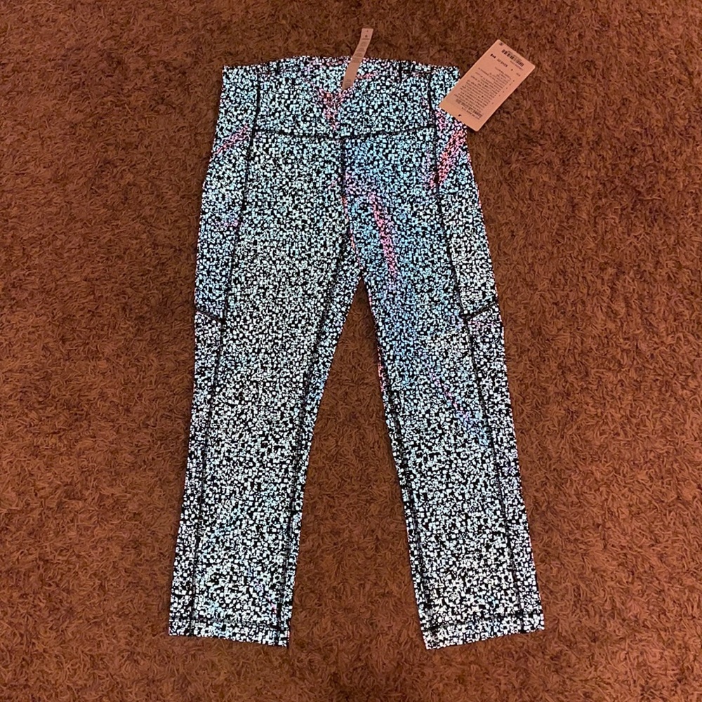 Lululemon 2018 Seawheeze crops! RARE! NEW! WITH TAGS!